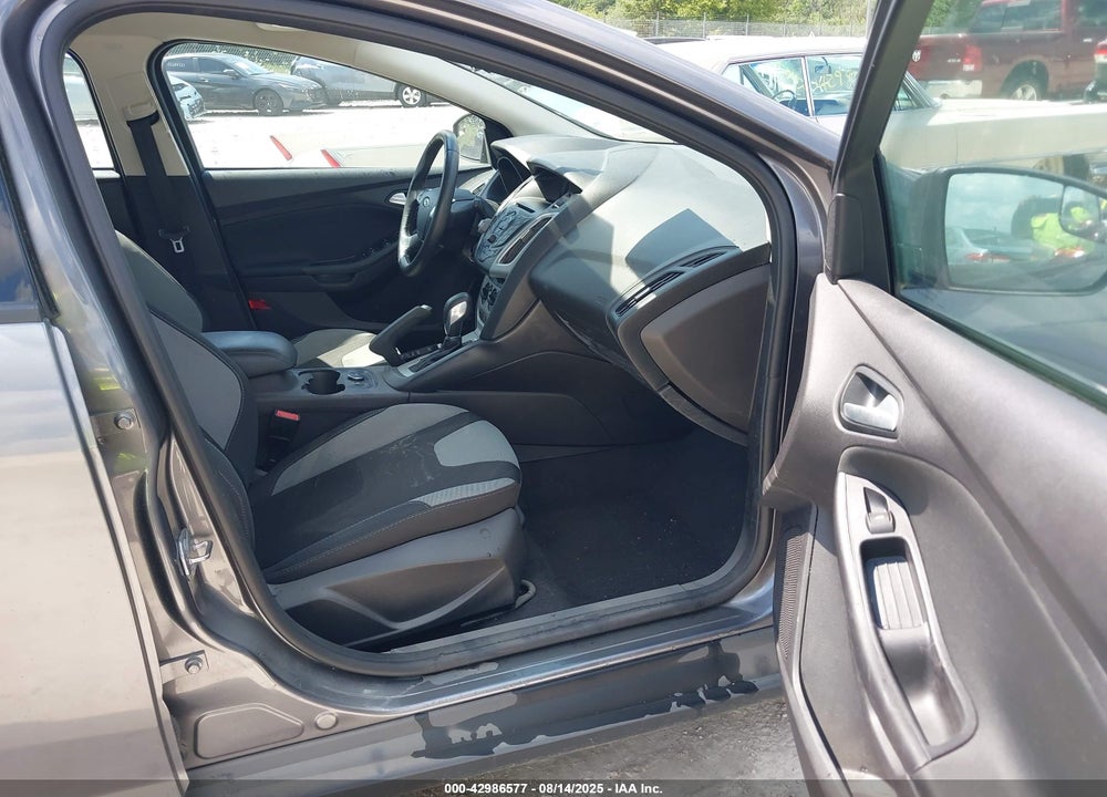 2014 FORD FOCUS VIN: 1FADP3K22EL415295