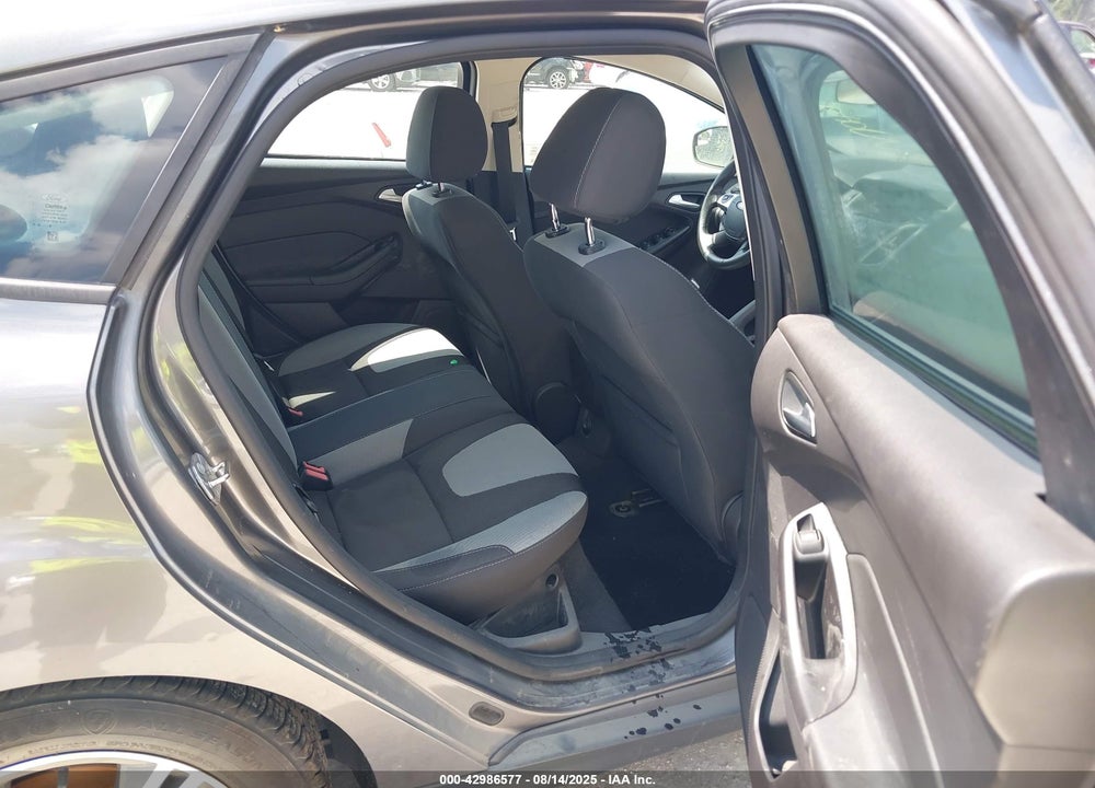 2014 FORD FOCUS VIN: 1FADP3K22EL415295