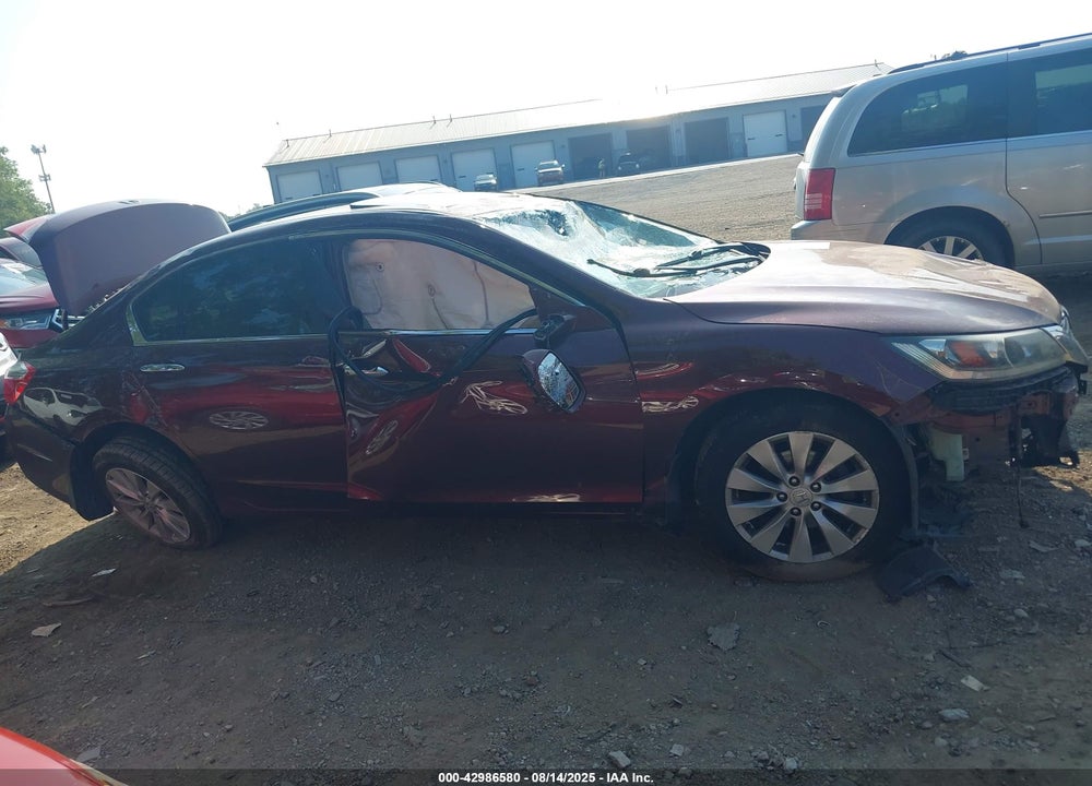 2013 HONDA ACCORD VIN: 1HGCR2F82DA135123