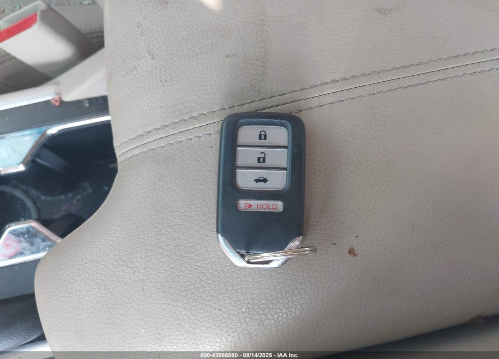 2013 HONDA ACCORD VIN: 1HGCR2F82DA135123