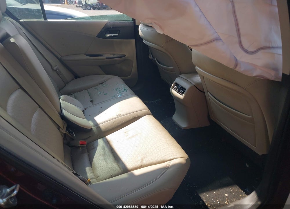 2013 HONDA ACCORD VIN: 1HGCR2F82DA135123