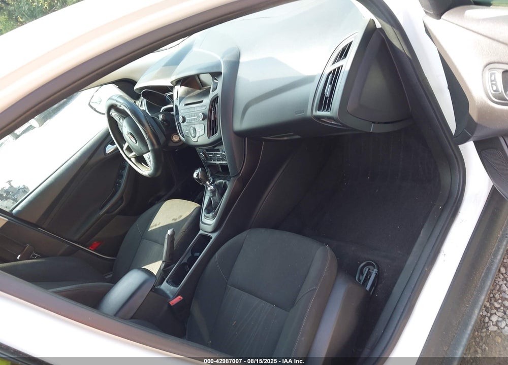 2017 FORD FOCUS VIN: 1FADP3FE7HL289315