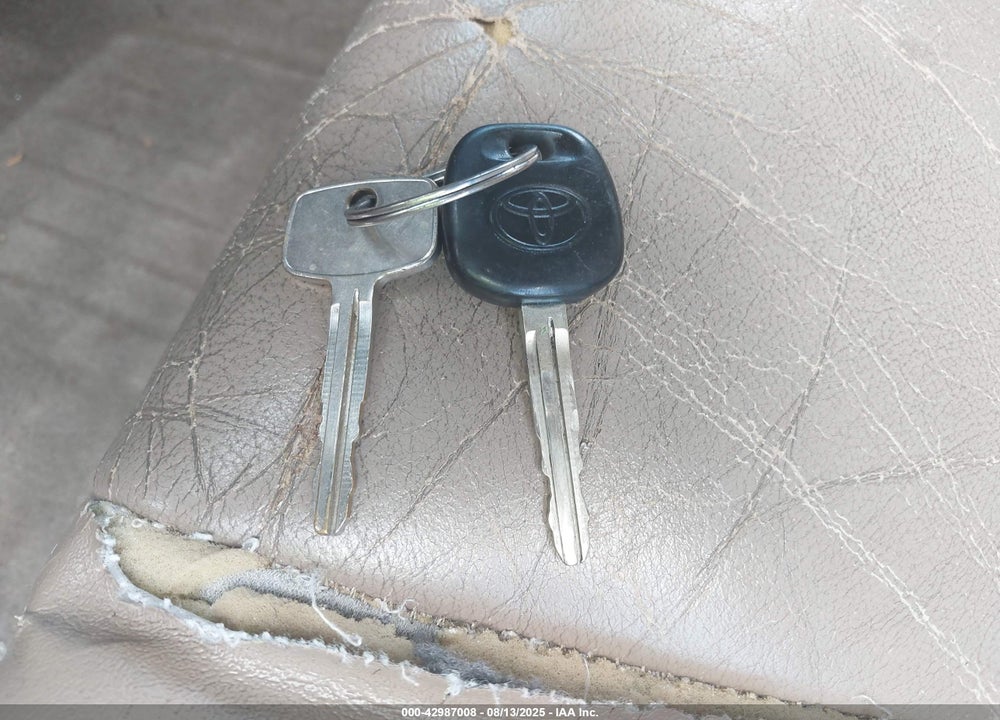 2000 TOYOTA 4RUNNER LIMITED V6 VIN: JT3HN87R7Y0265747