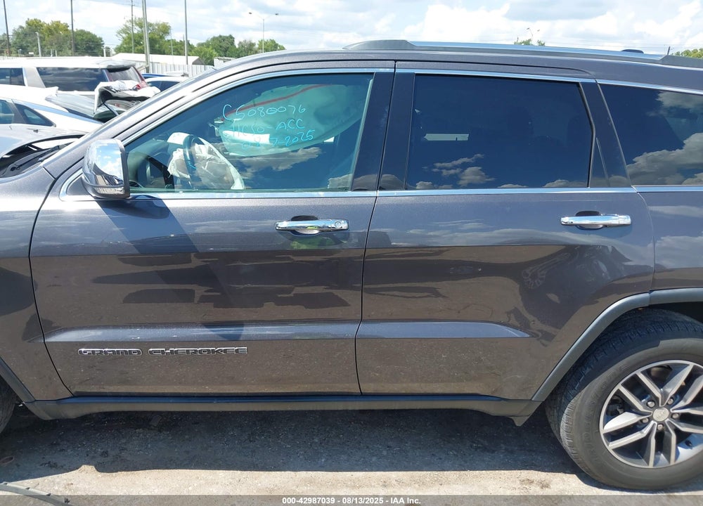 2017 JEEP GRAND CHEROKEE VIN: 1C4RJEBG7HC827757