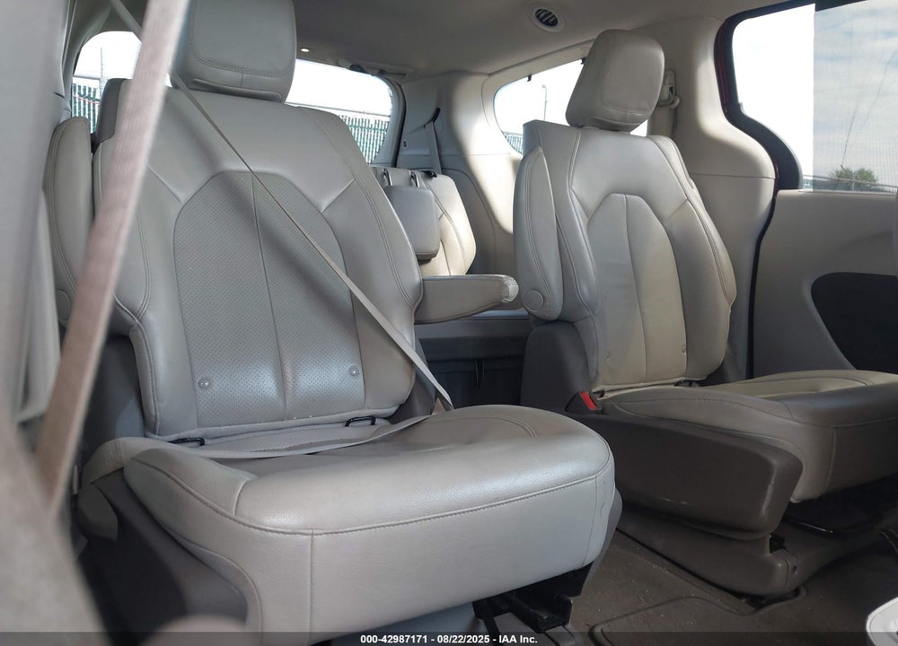 2021 CHRYSLER PACIFICA HYBRID TOURING L VIN: 2C4RC1L71MR591531
