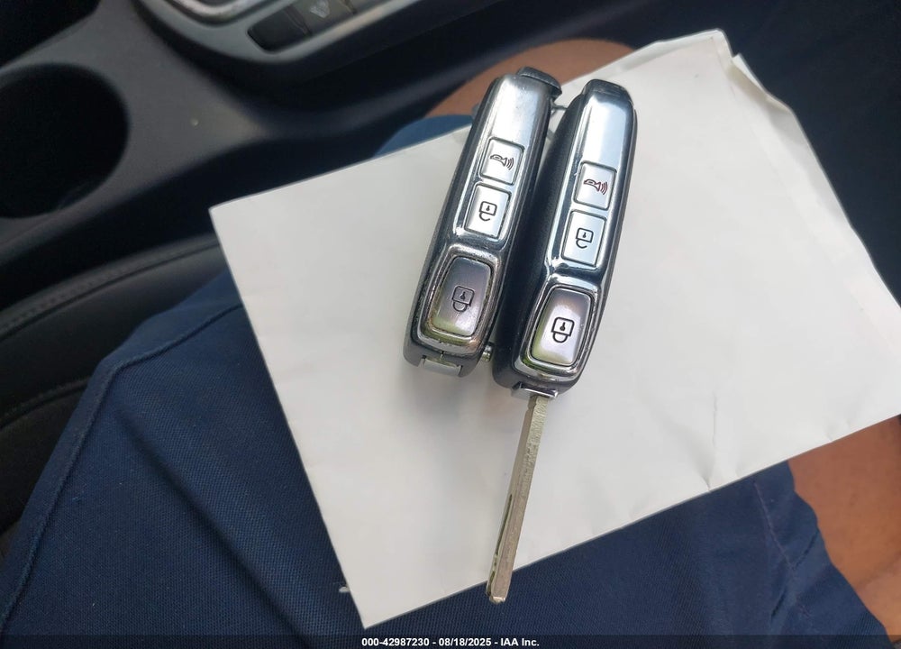 2021 KIA SELTOS VIN: KNDEU2AA2M7090777