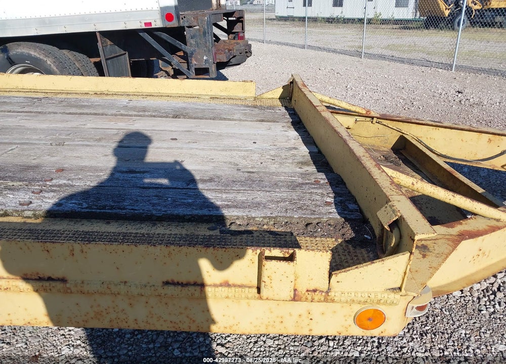 1975 GENERAL TRAILER CO UNK VIN: 9D75217