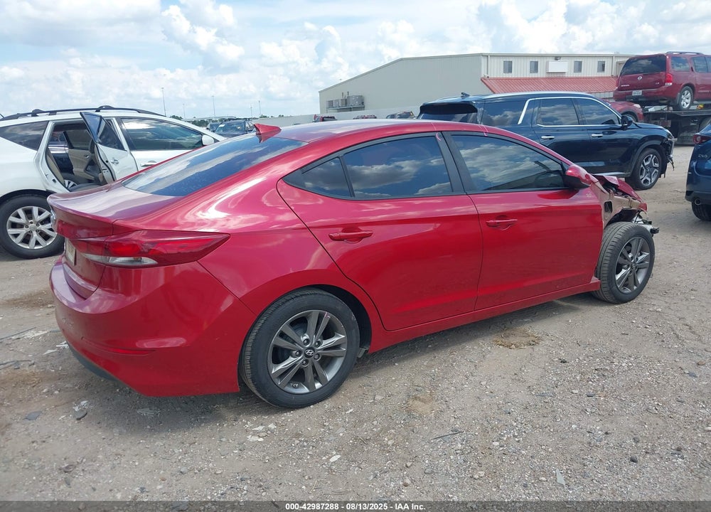 2017 HYUNDAI ELANTRA VIN: 5NPD84LF4HH184519