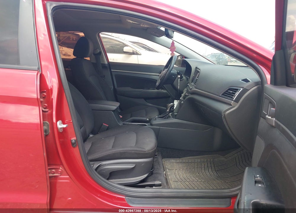 2017 HYUNDAI ELANTRA VIN: 5NPD84LF4HH184519