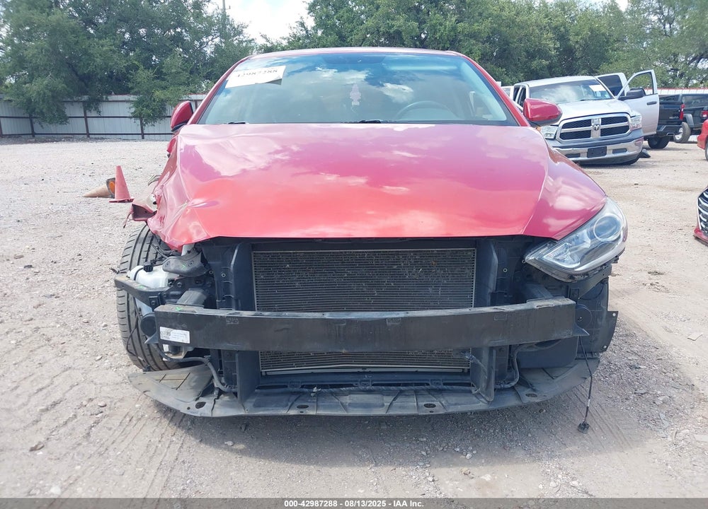 2017 HYUNDAI ELANTRA VIN: 5NPD84LF4HH184519