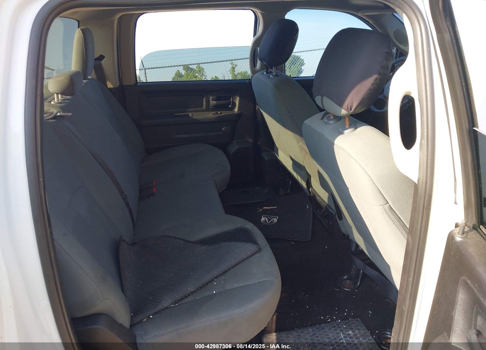 2015 RAM 1500 VIN: 1C6RR7KT9FS543820