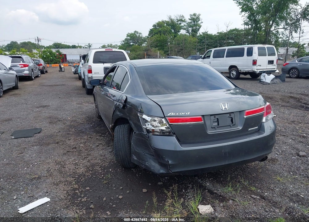 2011 HONDA ACCORD VIN: 1HGCP2F60BA028489