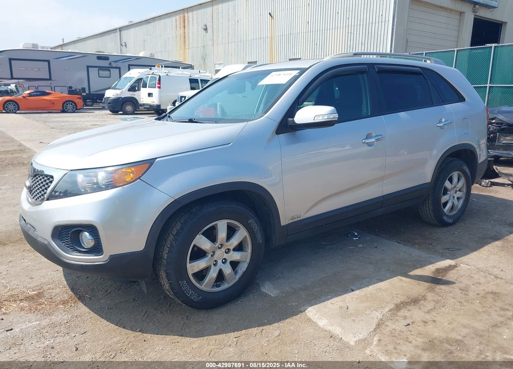 2011 KIA SORENTO VIN: 5XYKTCA1XBG114660