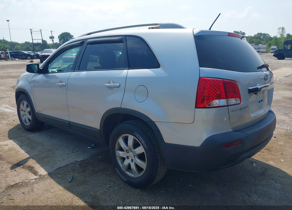 2011 KIA SORENTO VIN: 5XYKTCA1XBG114660