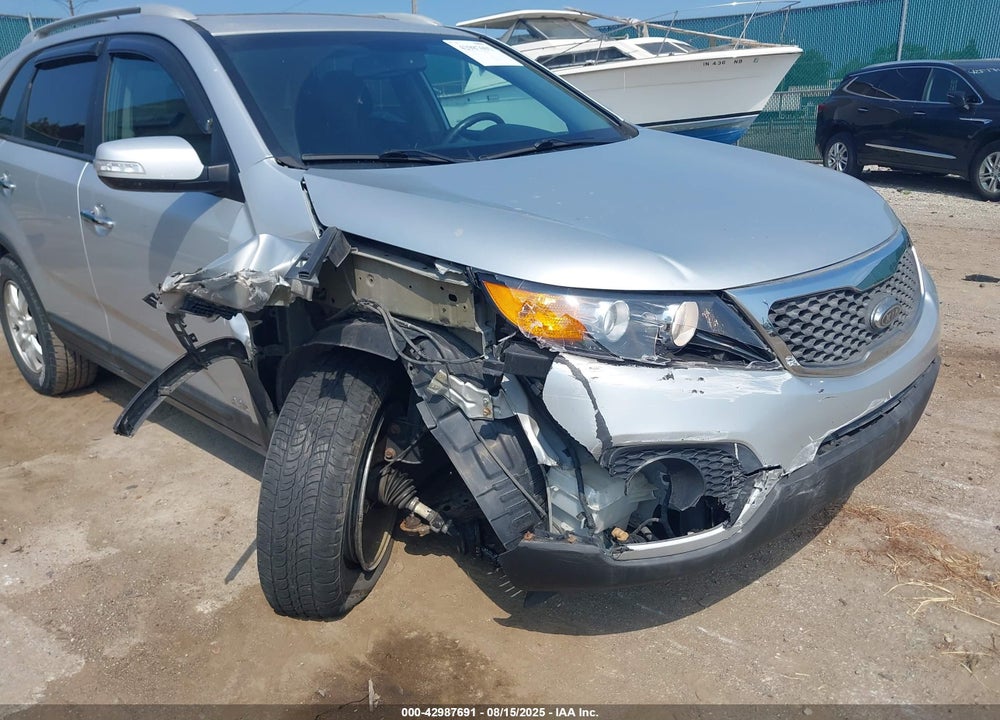 2011 KIA SORENTO VIN: 5XYKTCA1XBG114660