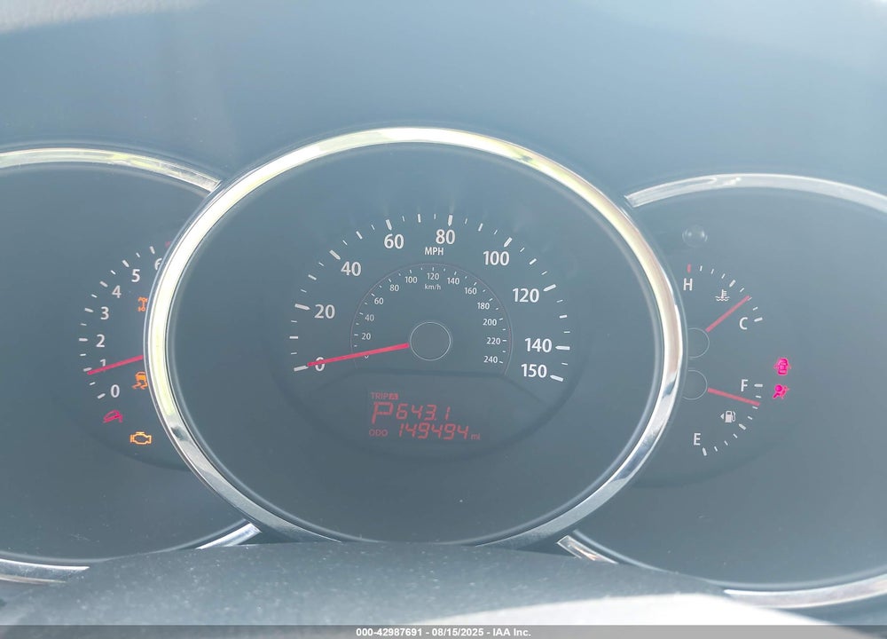 2011 KIA SORENTO VIN: 5XYKTCA1XBG114660