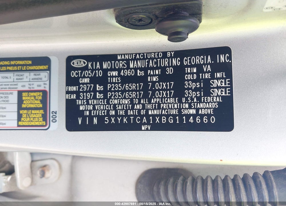 2011 KIA SORENTO VIN: 5XYKTCA1XBG114660