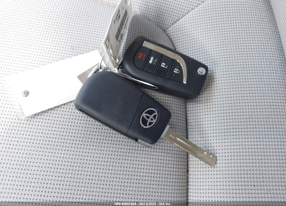 2021 TOYOTA COROLLA VIN: JTDEPMAE7MJ183304