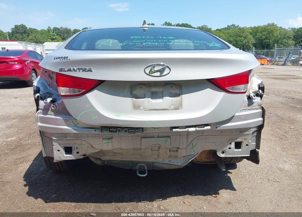 2013 HYUNDAI ELANTRA VIN: 5NPDH4AE6DH163885
