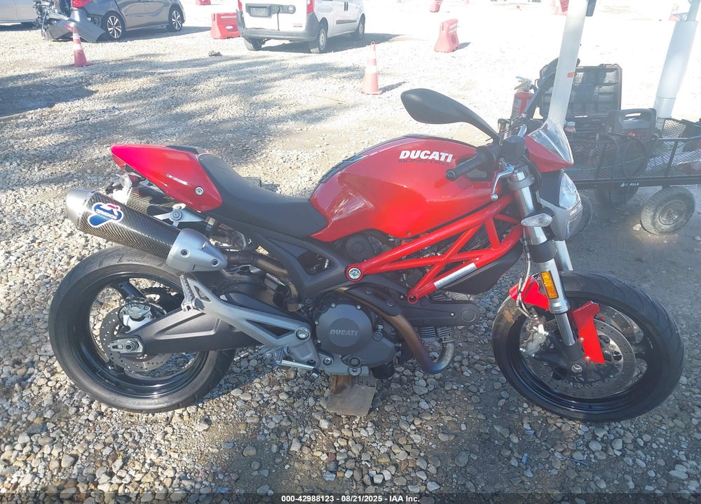 2012 DUCATI MONSTER 696 VIN: ZDM1RADN9CB056991