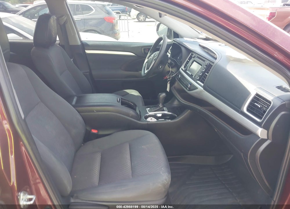 2019 TOYOTA HIGHLANDER VIN: 5TDZARFH6KS049726