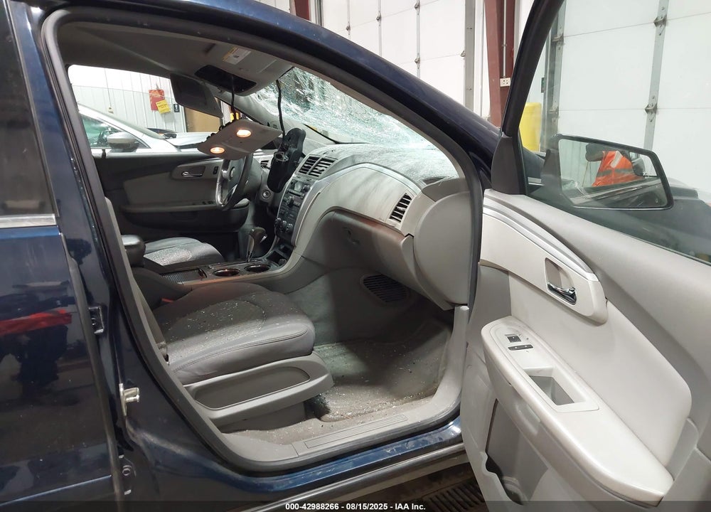 2010 CHEVROLET TRAVERSE LT VIN: 1GNLVFED7AS111140