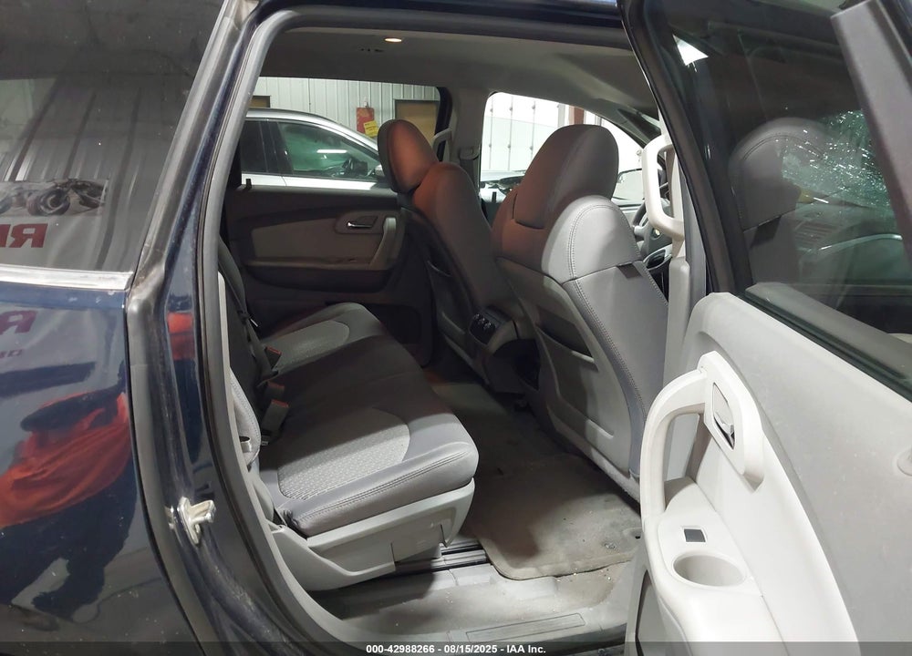 2010 CHEVROLET TRAVERSE LT VIN: 1GNLVFED7AS111140