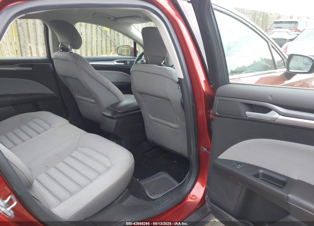 2014 FORD FUSION S VIN: 3FA6P0G77ER231449