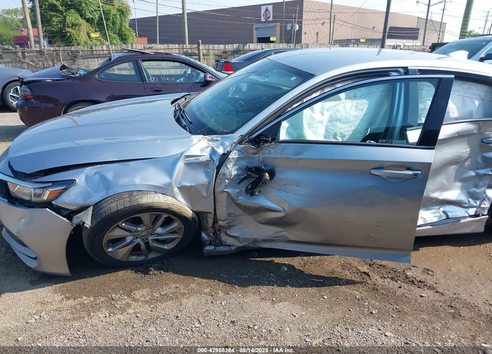 2018 HONDA ACCORD VIN: 1HGCV1F17JA076266