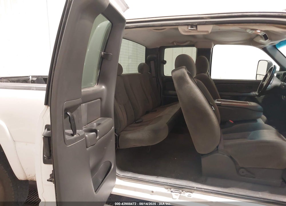2004 CHEVROLET SILVERADO 2500HD LS VIN: 1GCHK29U84E102282