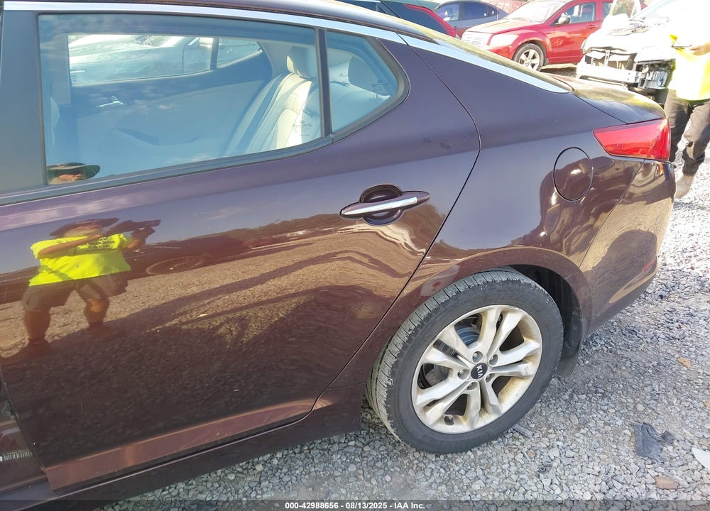 2011 KIA OPTIMA EX VIN: KNAGN4A73B5045701