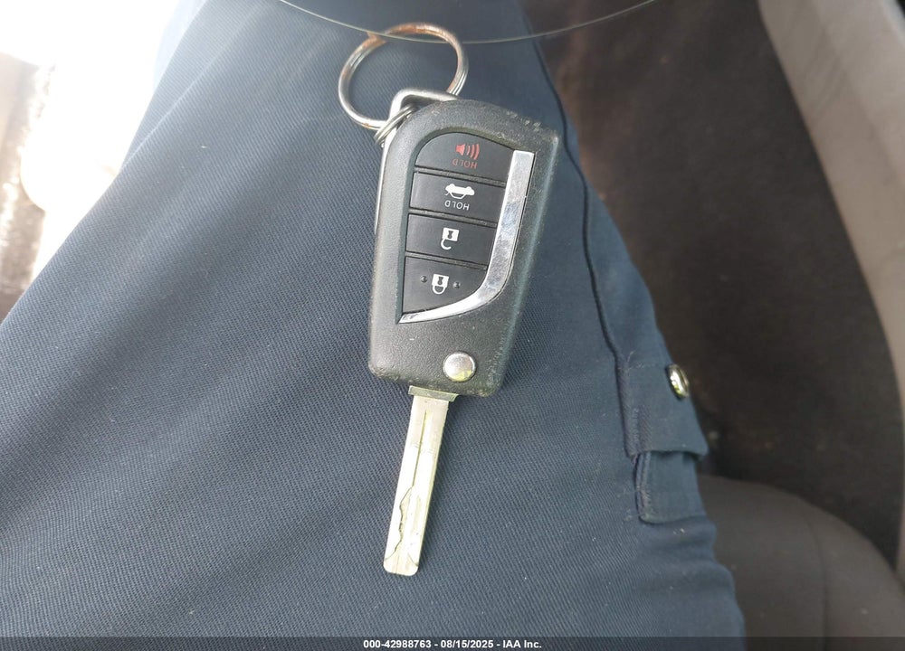2018 TOYOTA CAMRY VIN: 4T1B11HK2JU030995