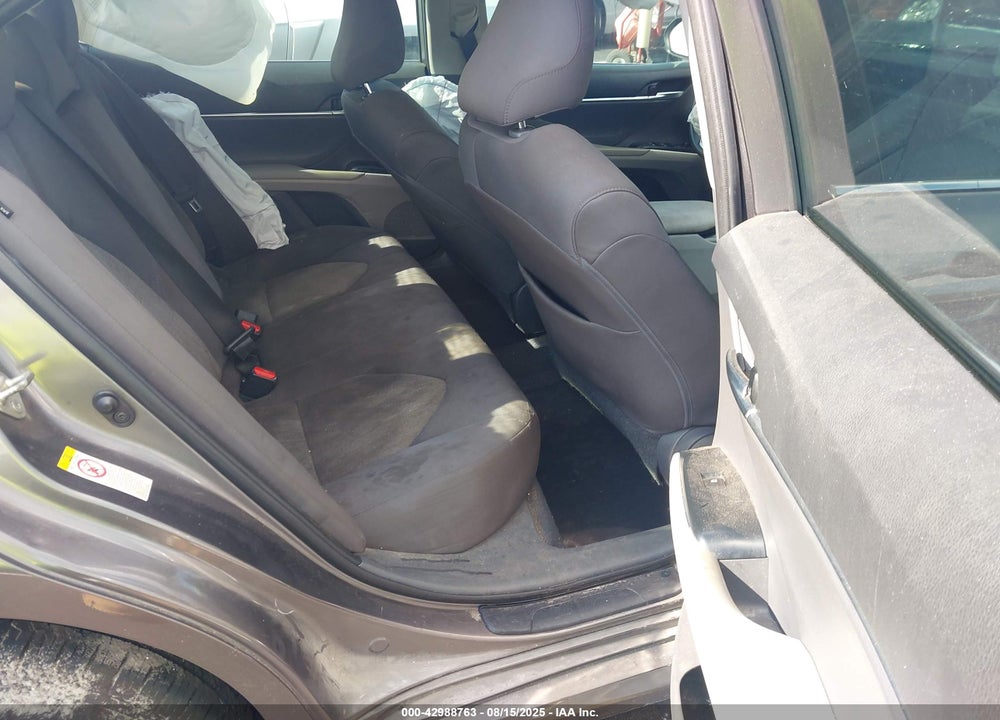 2018 TOYOTA CAMRY VIN: 4T1B11HK2JU030995