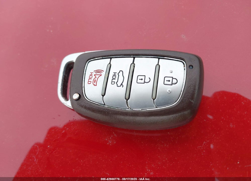 2018 HYUNDAI ELANTRA VIN: KMHD84LF9JU615461