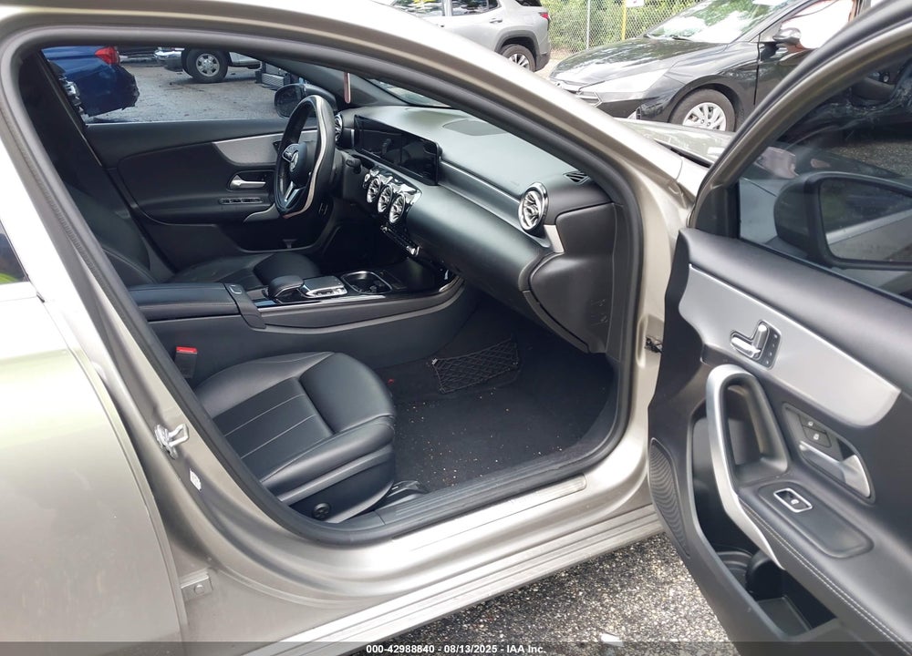 2019 MERCEDES-BENZ A-CLASS VIN: WDD3G4EB1KW032438