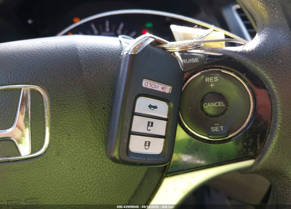 2014 HONDA CIVIC VIN: 19XFB2F88EE040130