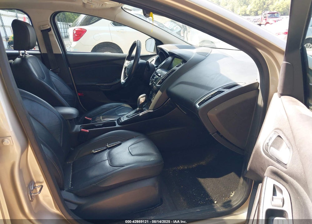 2017 FORD FOCUS TITANIUM VIN: 1FADP3J28HL331830