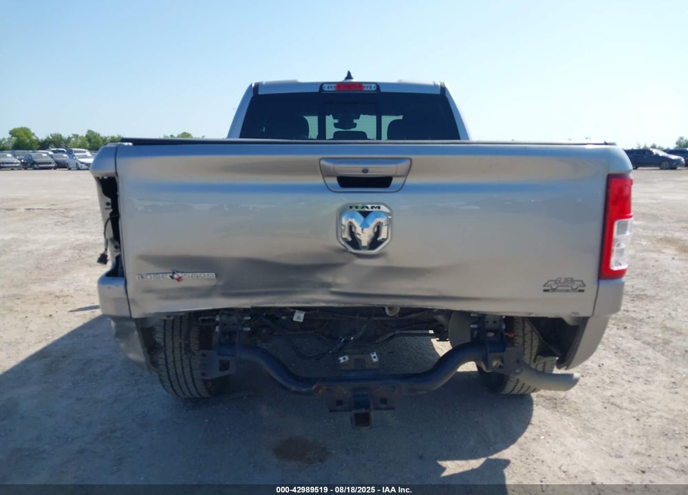 2022 RAM 1500 VIN: 1C6RREBG3NN276579