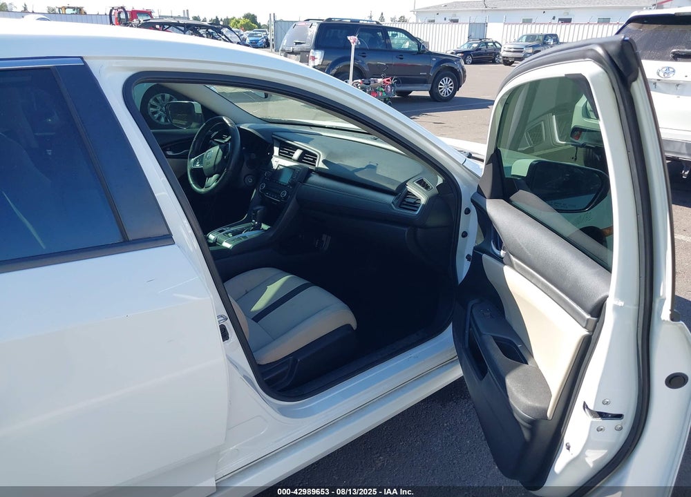 2018 HONDA CIVIC VIN: 2HGFC2F58JH532367