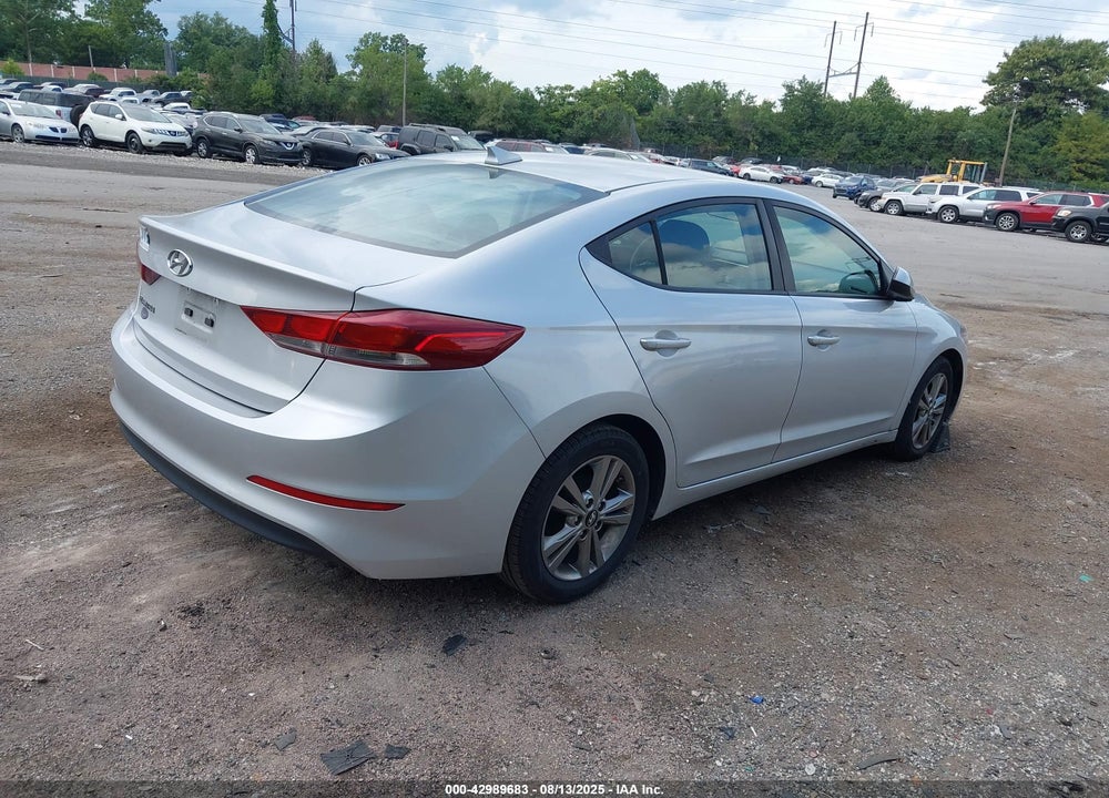 2017 HYUNDAI ELANTRA VIN: KMHD84LF4HU224020