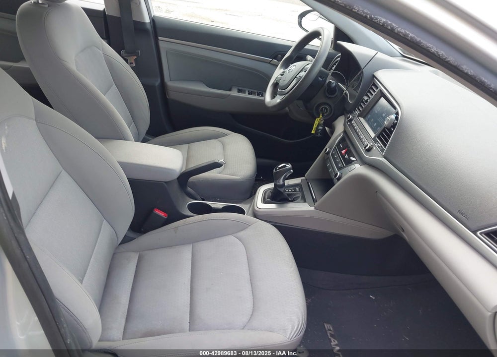 2017 HYUNDAI ELANTRA VIN: KMHD84LF4HU224020