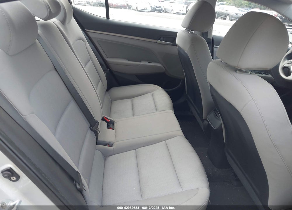 2017 HYUNDAI ELANTRA VIN: KMHD84LF4HU224020