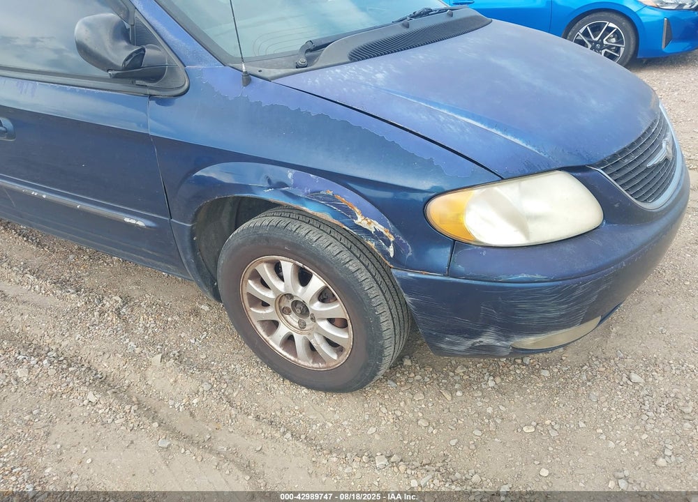 2001 CHRYSLER TOWN & COUNTRY LXI VIN: 2C8GP54L51R330931