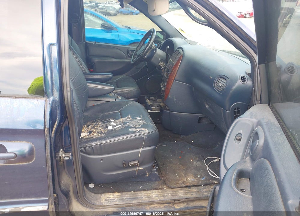 2001 CHRYSLER TOWN & COUNTRY LXI VIN: 2C8GP54L51R330931