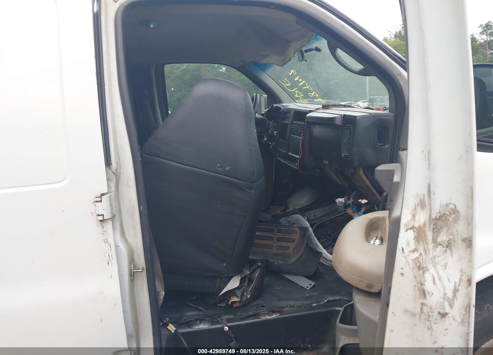 2006 CHEVROLET EXPRESS WORK VAN VIN: 1GCFG15X661173557
