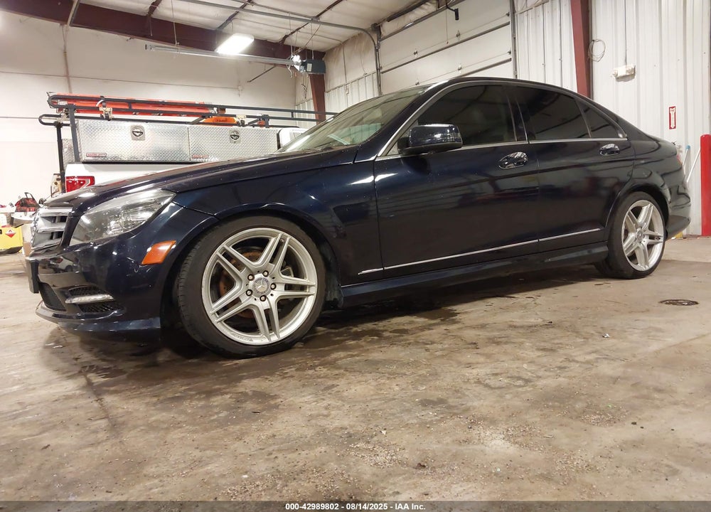 2011 MERCEDES-BENZ C CLASS VIN: WDDGF8BB7BR166532