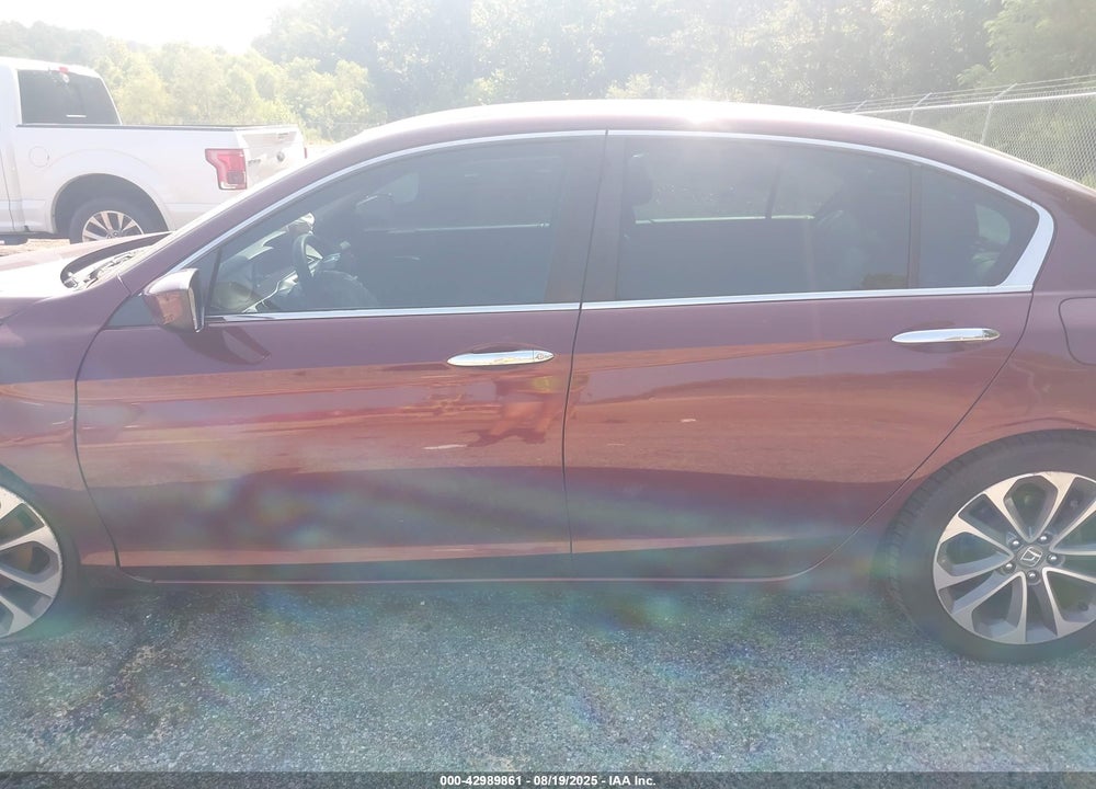 2015 HONDA ACCORD VIN: 1HGCR2F52FA004136