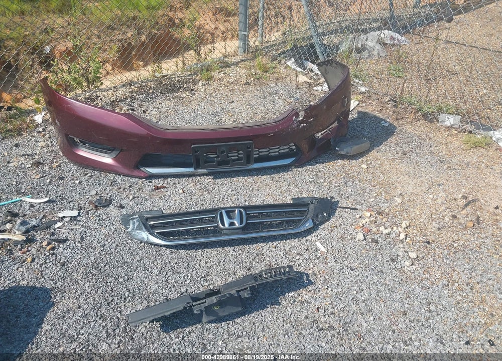 2015 HONDA ACCORD VIN: 1HGCR2F52FA004136