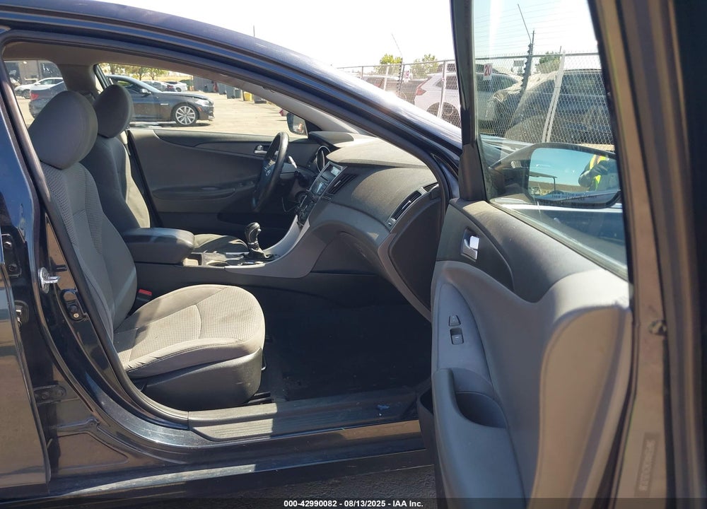 2012 HYUNDAI SONATA GLS VIN: 5NPEB4AC6CH353138