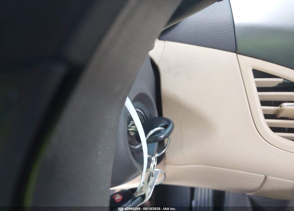 2013 HYUNDAI ELANTRA VIN: KMHDH4AE7DU801045